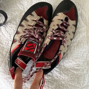 Size 6 5.10 Siren climbing shoes